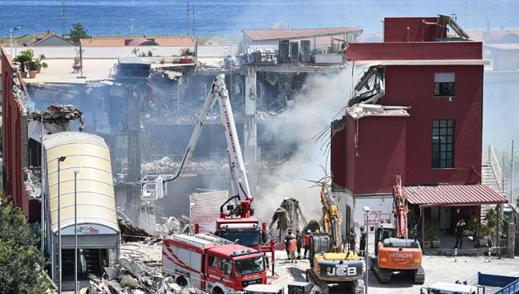 Anteprima: Il crollo della palazzina a Messina, tre indagati: uno è parente delle vittime