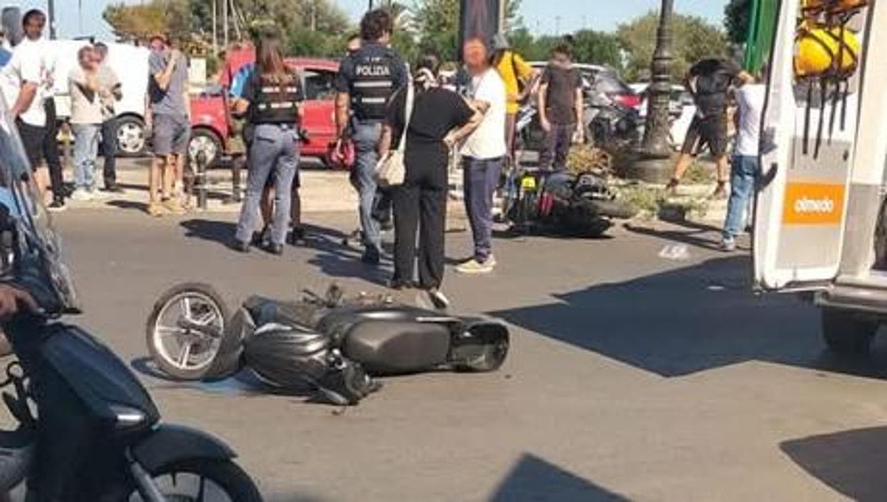 Incidente a Palermo, uno dei feriti muore in ospedale: era un rider di Glovo