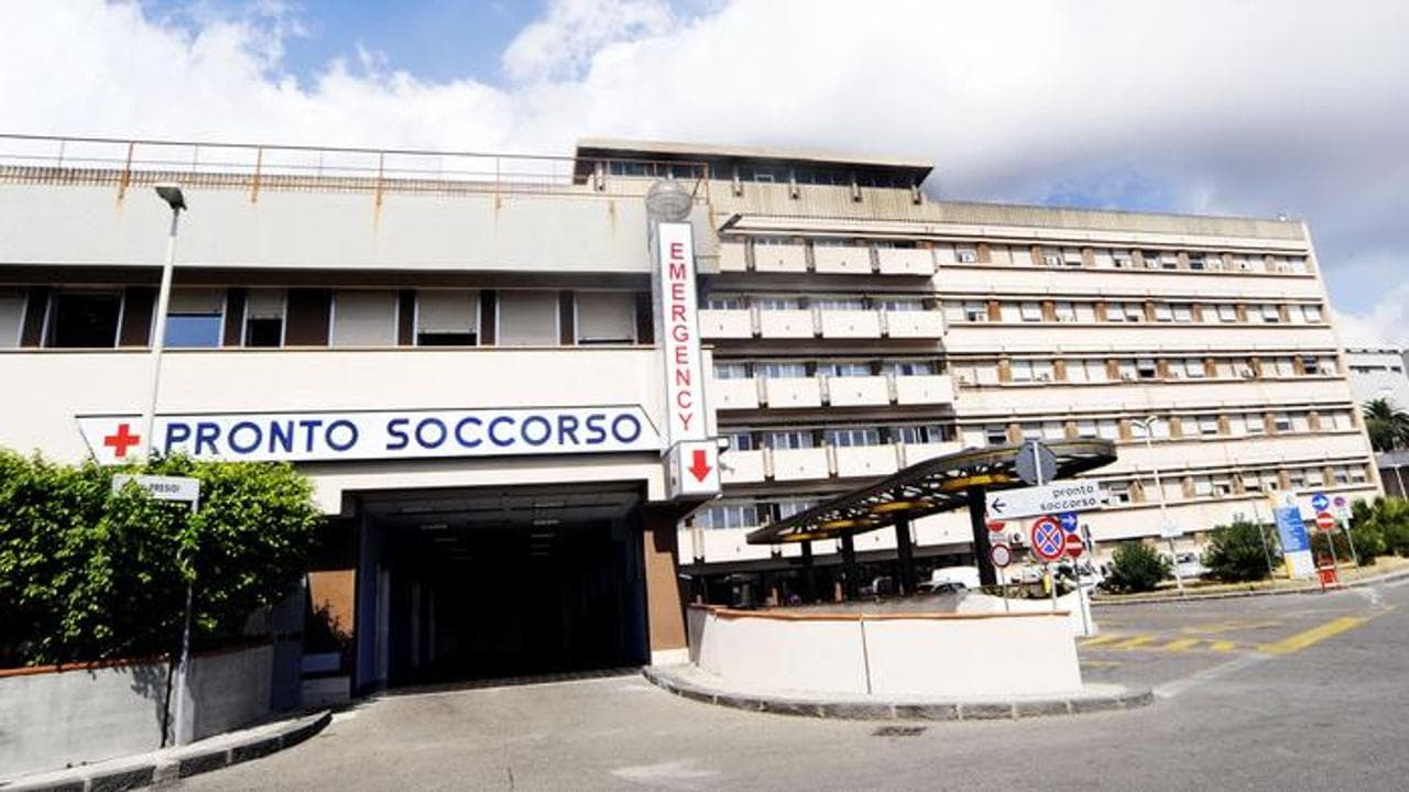 Avvocato aggredito con l’acido a Messina da una cliente, è in terapia intensiva: “Mi è andata bene”