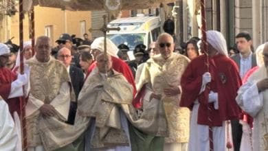 Settimana delle confraternite con il vescovo a processo per lo scandalo del prete pedofilo