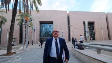 I sorrisi del professor Armao nell’ora più difficile. “Soldi nascosti? Non amo il contante”