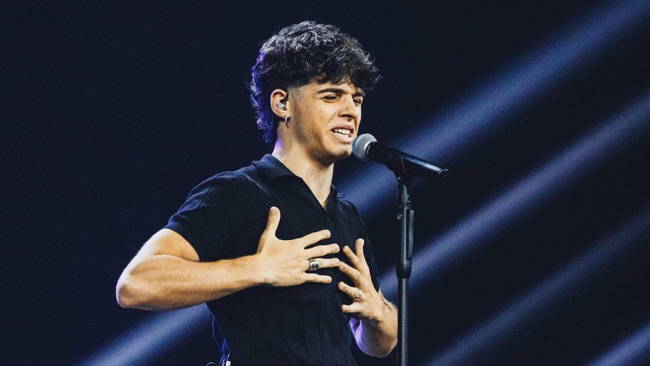 Manu supera il primo live show di X Factor, è l’unico siciliano in gara