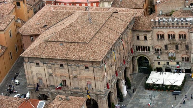 Il Comune Il Comune cerca un’auto di rappresentanza (in comodato gratuito) - la ...