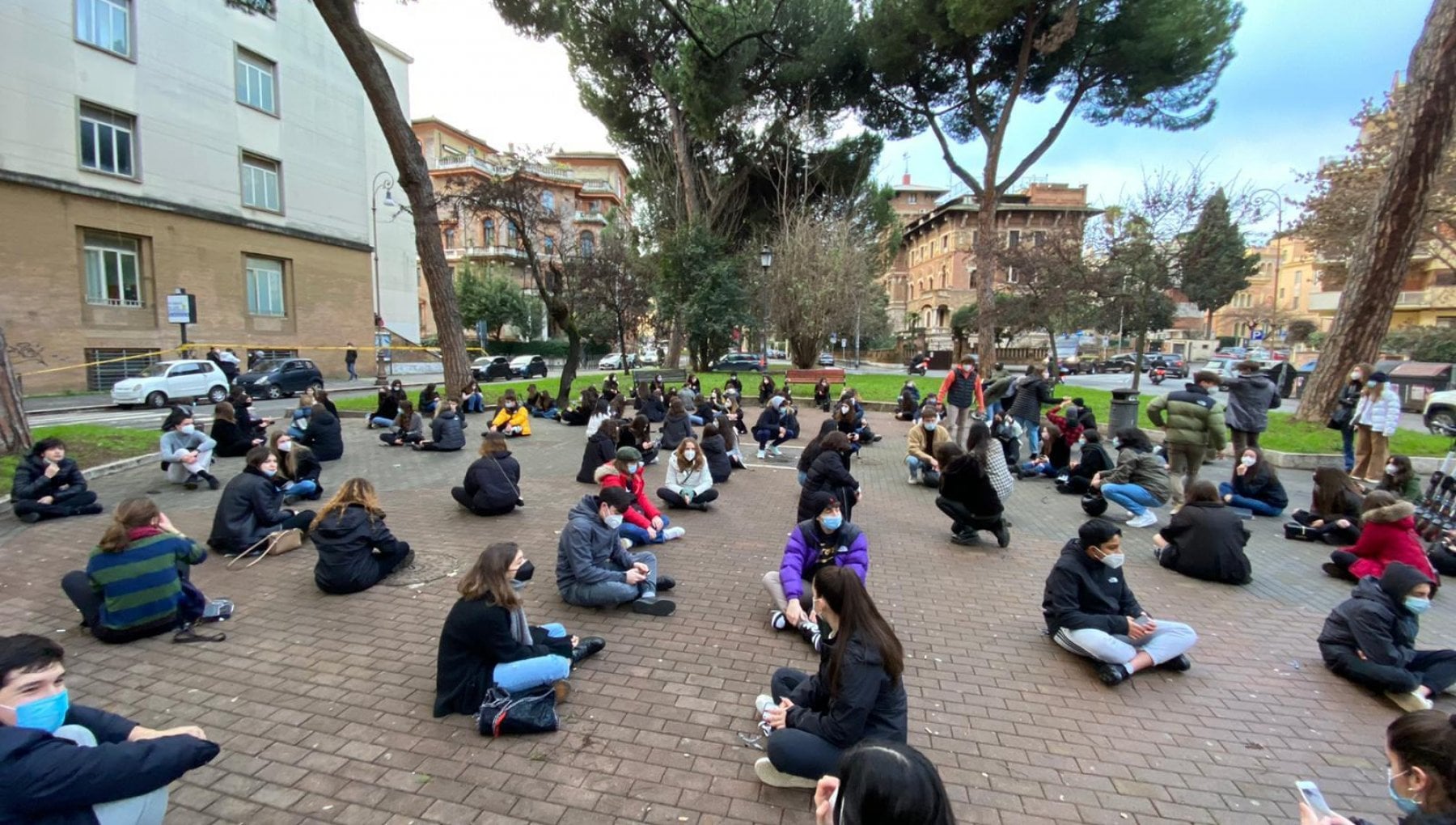 Scuola I Ragazzi Del Giulio Cesare Si Riprendono I Corsi Censurati 
