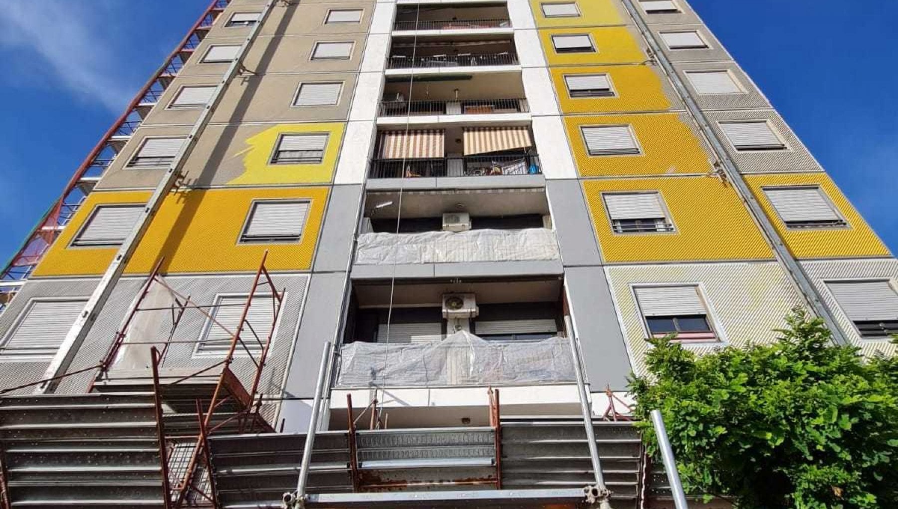 Fumo e paura in un palazzo Ater di Tor Bella Monaca - Vimarsana News