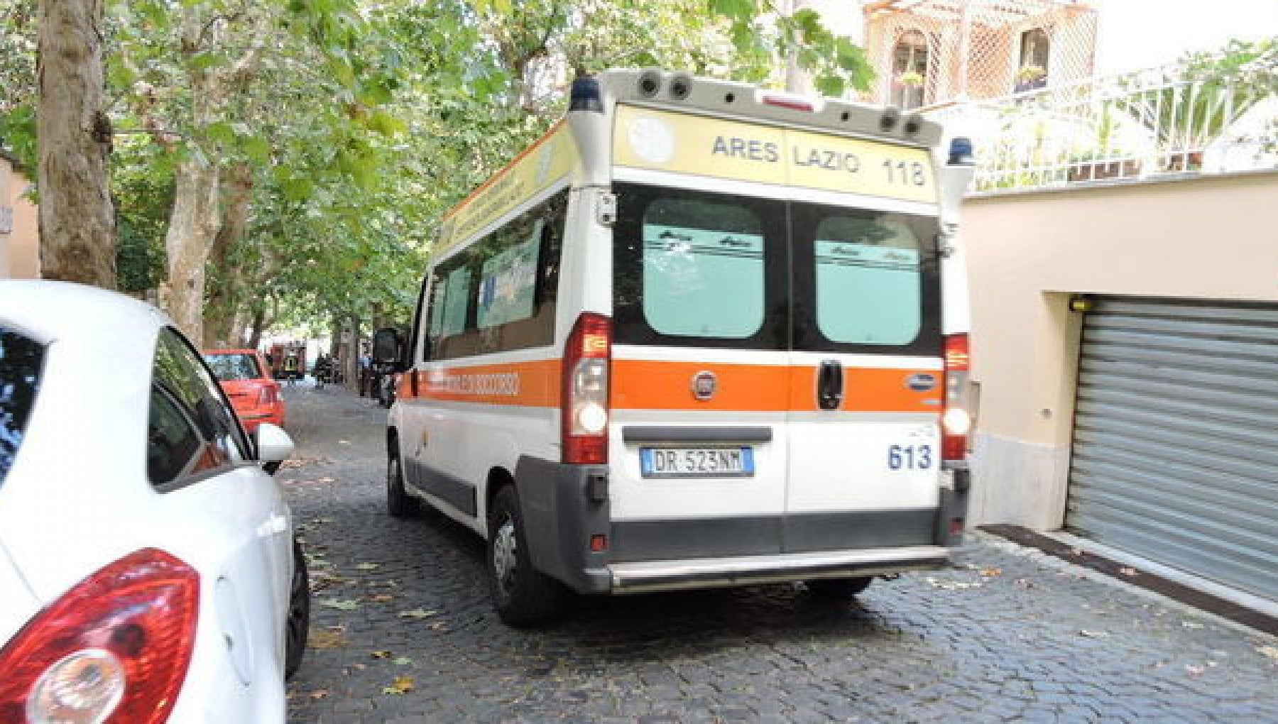 Frascati, muore annegato in piscina a 52 anni. La moglie: "Un malore in acqua". Disposta l'autopsia - Vimarsana News