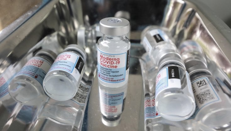 Covid Il Pasticcio Delle Farmacie Sui Vaccini Ancora Un Rinvio 