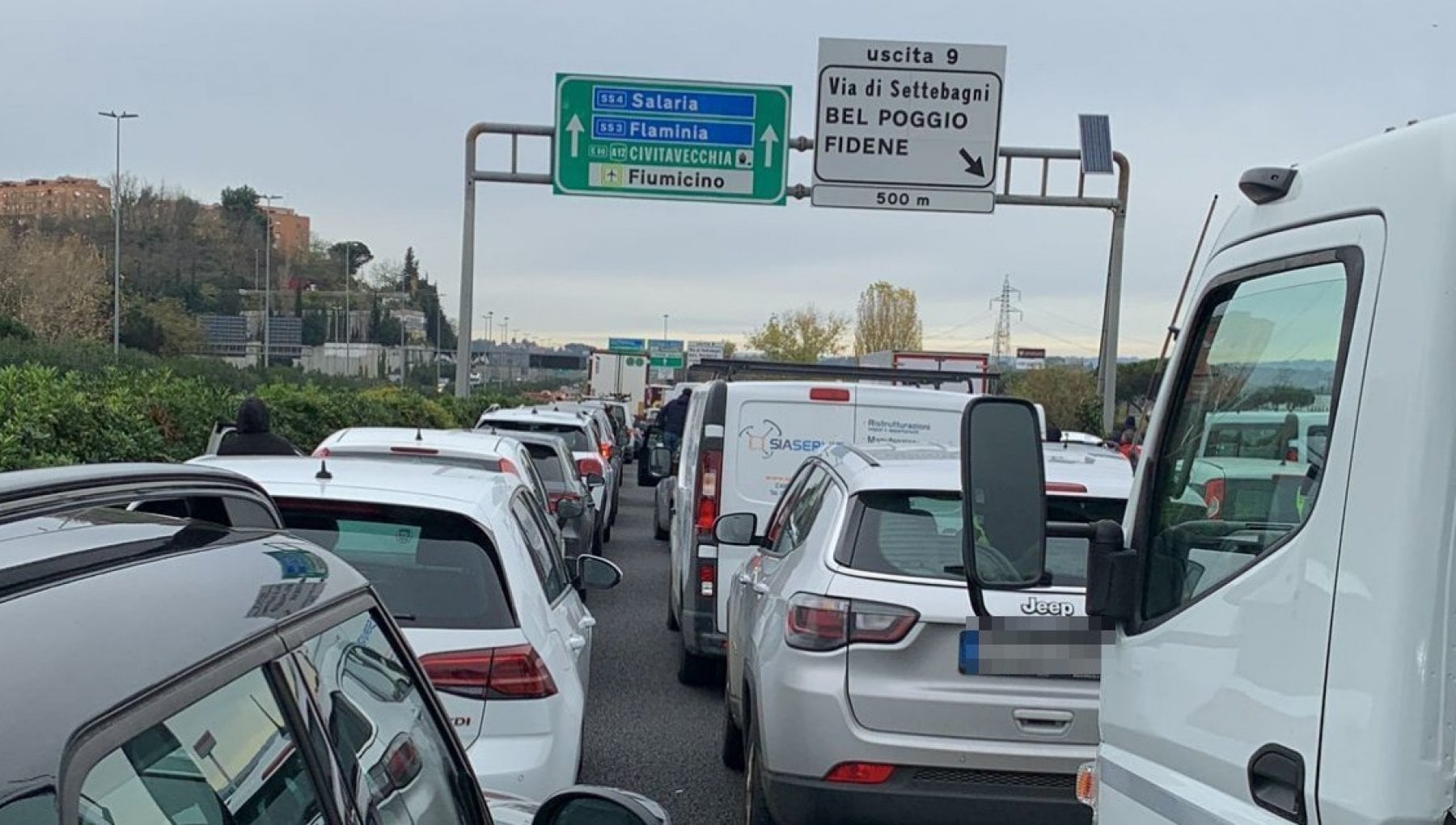 Manifestazione Gra, ambientalisti bloccano la careggiata a Fidene e mandano  il traffico in tilt - la Repubblica