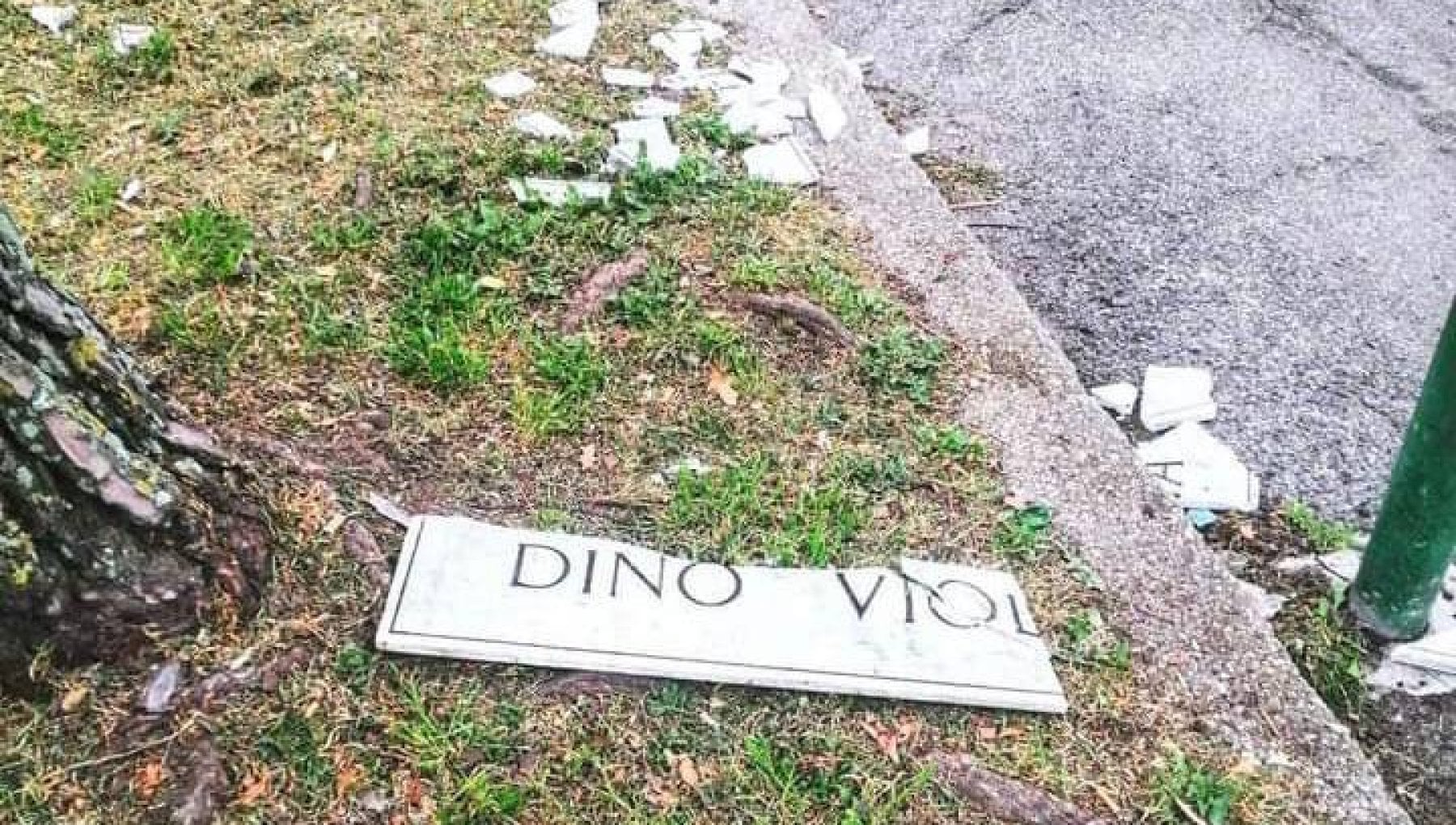 Derby, vandalizzata la targa in piazzale Dino Viola a Trigoria - la  Repubblica