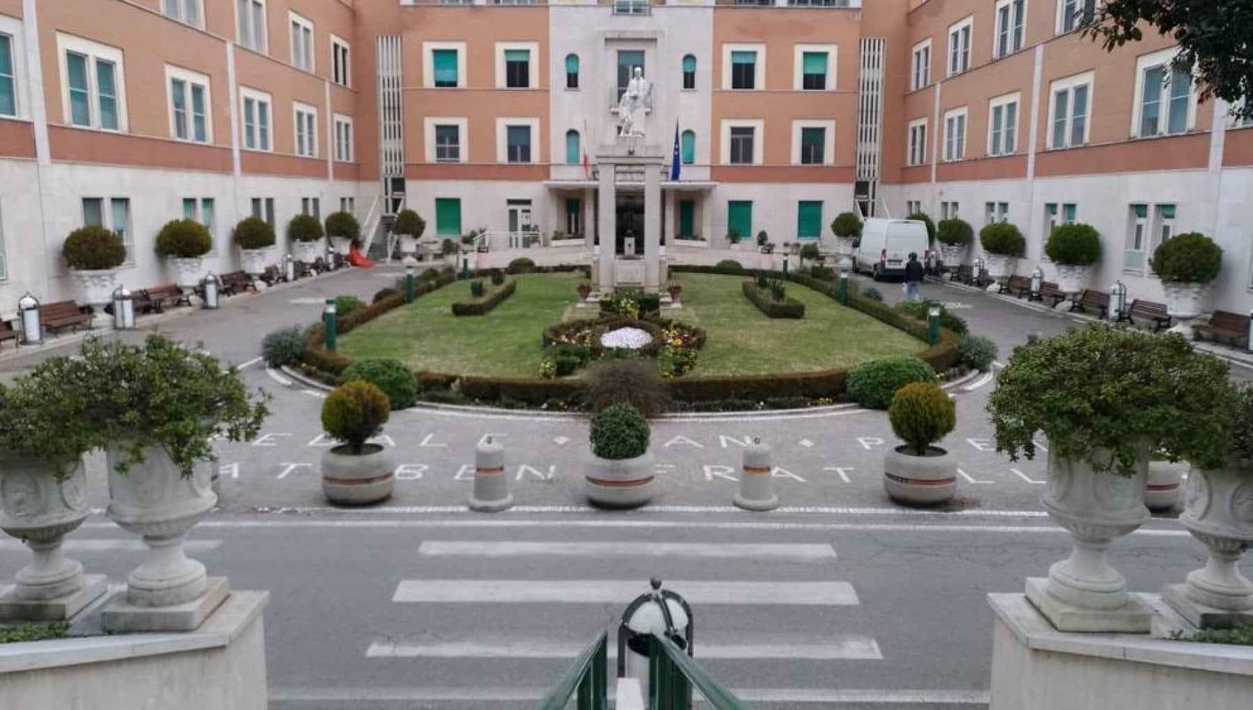 Paura Al Pronto Soccorso Del San Pietro Paziente In Escandescenze 