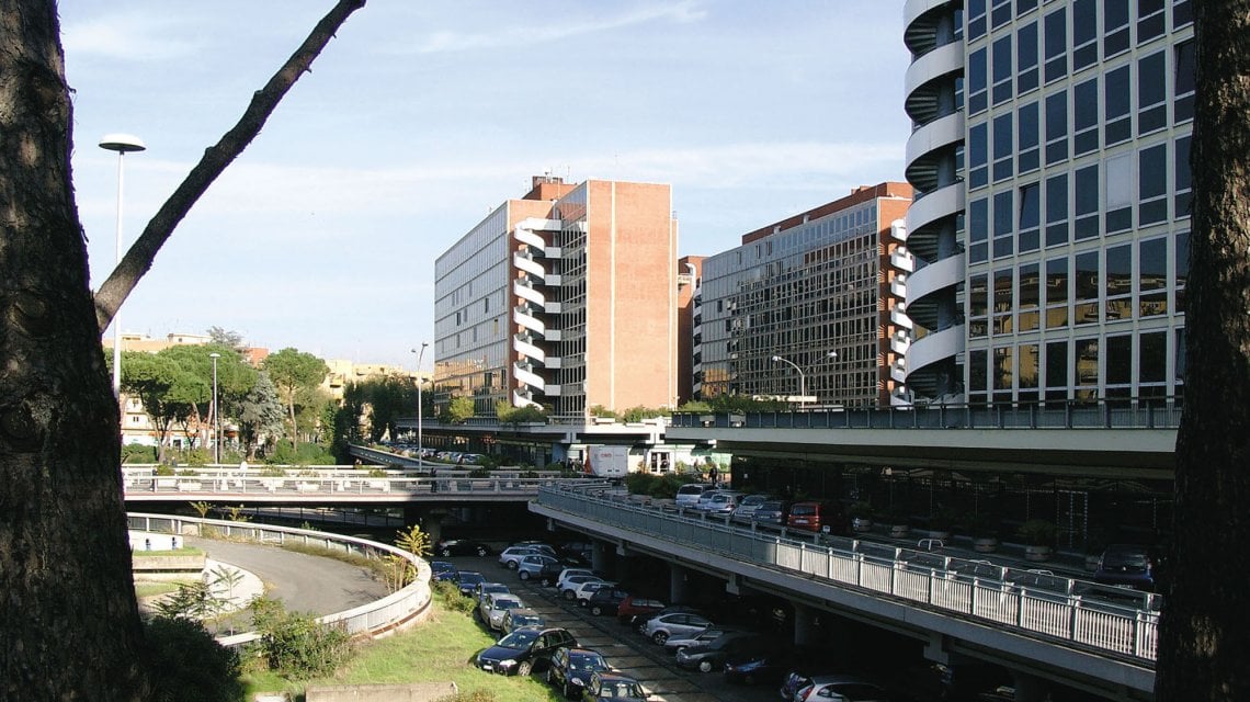 Serpentone Roma Addio a Pietro Barucci, l'architetto romano che progettò il Laurentino ...