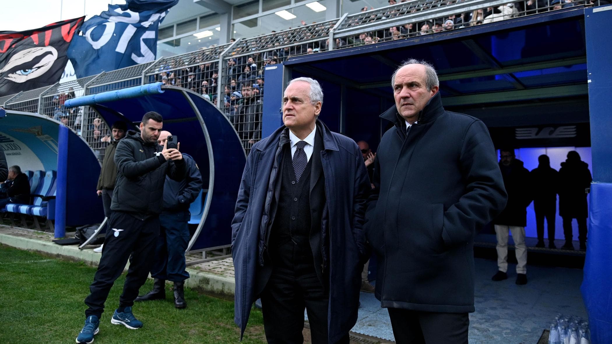 “Sabotate le trattative per Loftus-Cheek e Samardzic”. La Lazio denuncia le pressioni sul mercato
