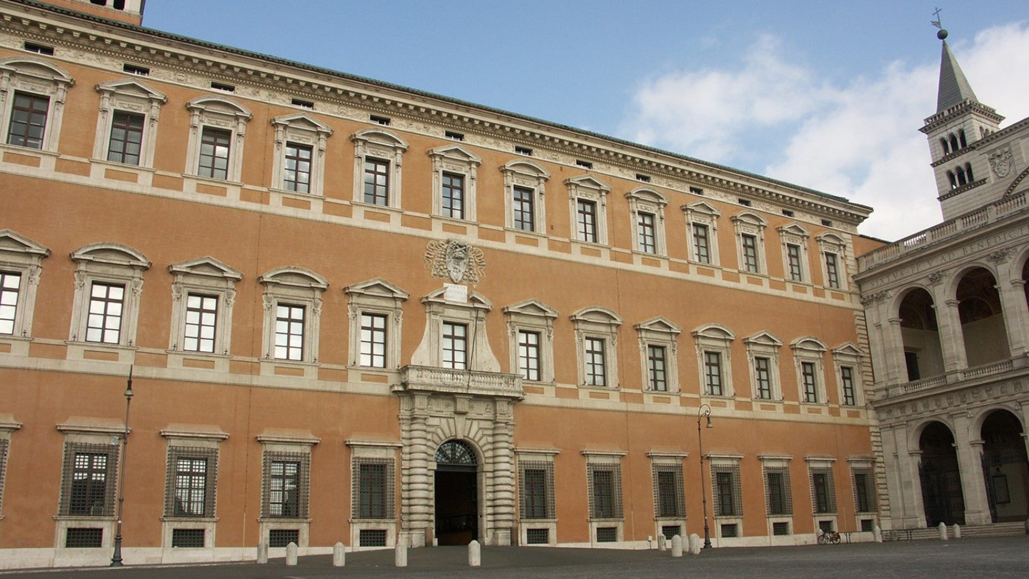 Angelo con il volto di Meloni, il Vicariato apre un’indagine: “Valutiamo eventuali iniziative”