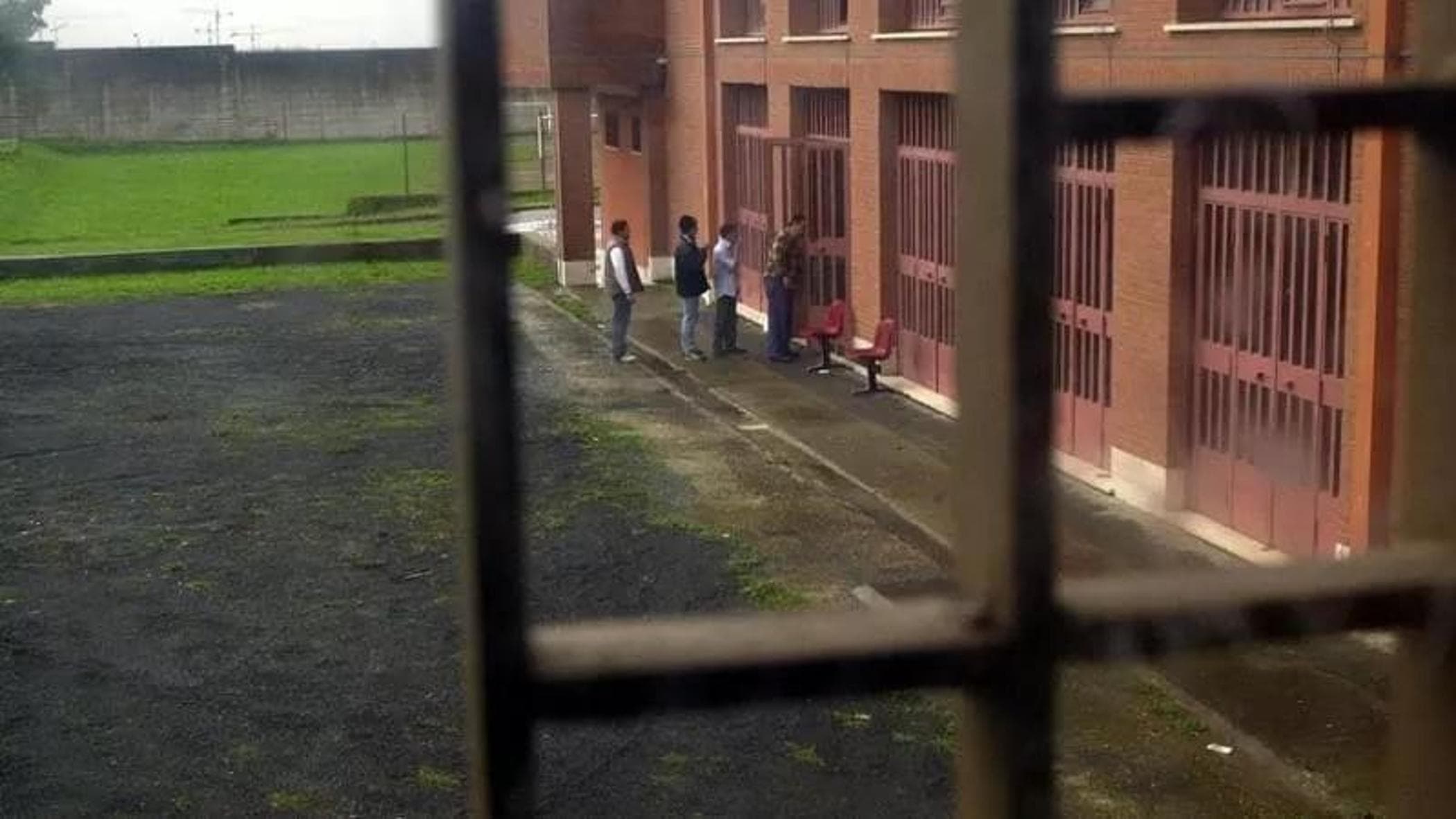 “Torture sui detenuti”: sotto accusa dieci agenti del carcere minorile di Casal del Marmo