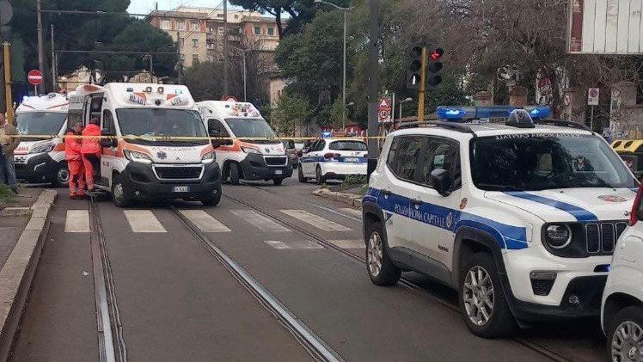 Tamponamento tra due tram in via Prenestina: dieci feriti portati in ospedale