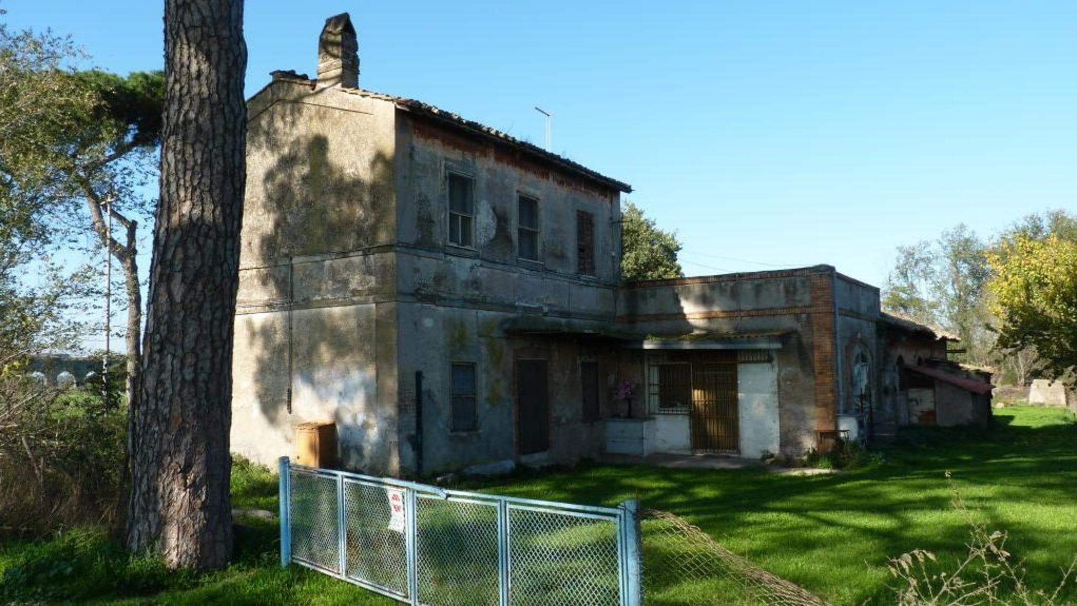 Crollo nel parco degli Acquedotti, la storia del Casale del Sellaretto voluto da papa Pio IX