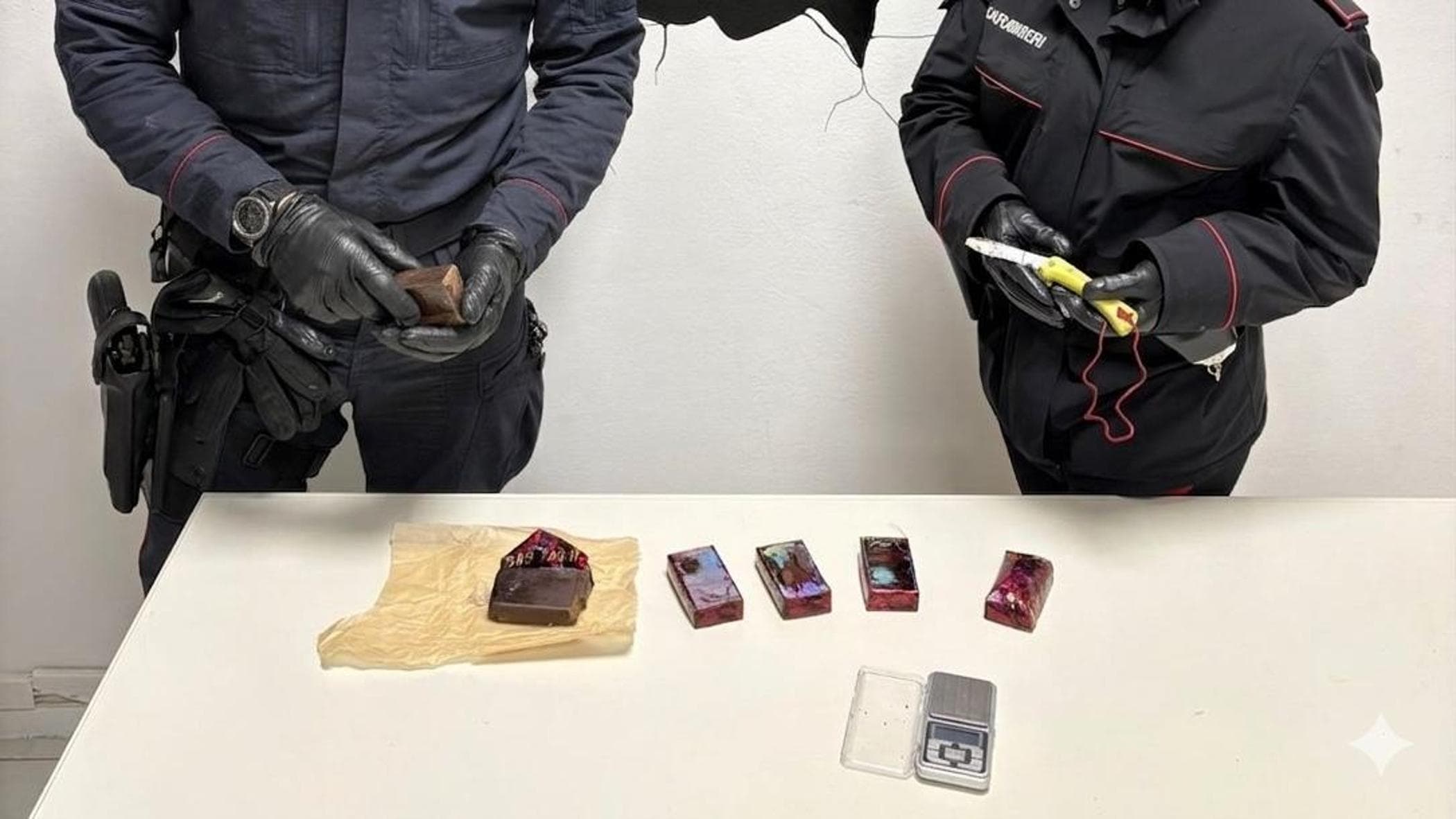 Anzio, studentessa di 14 anni trovata con un coltello a scuola