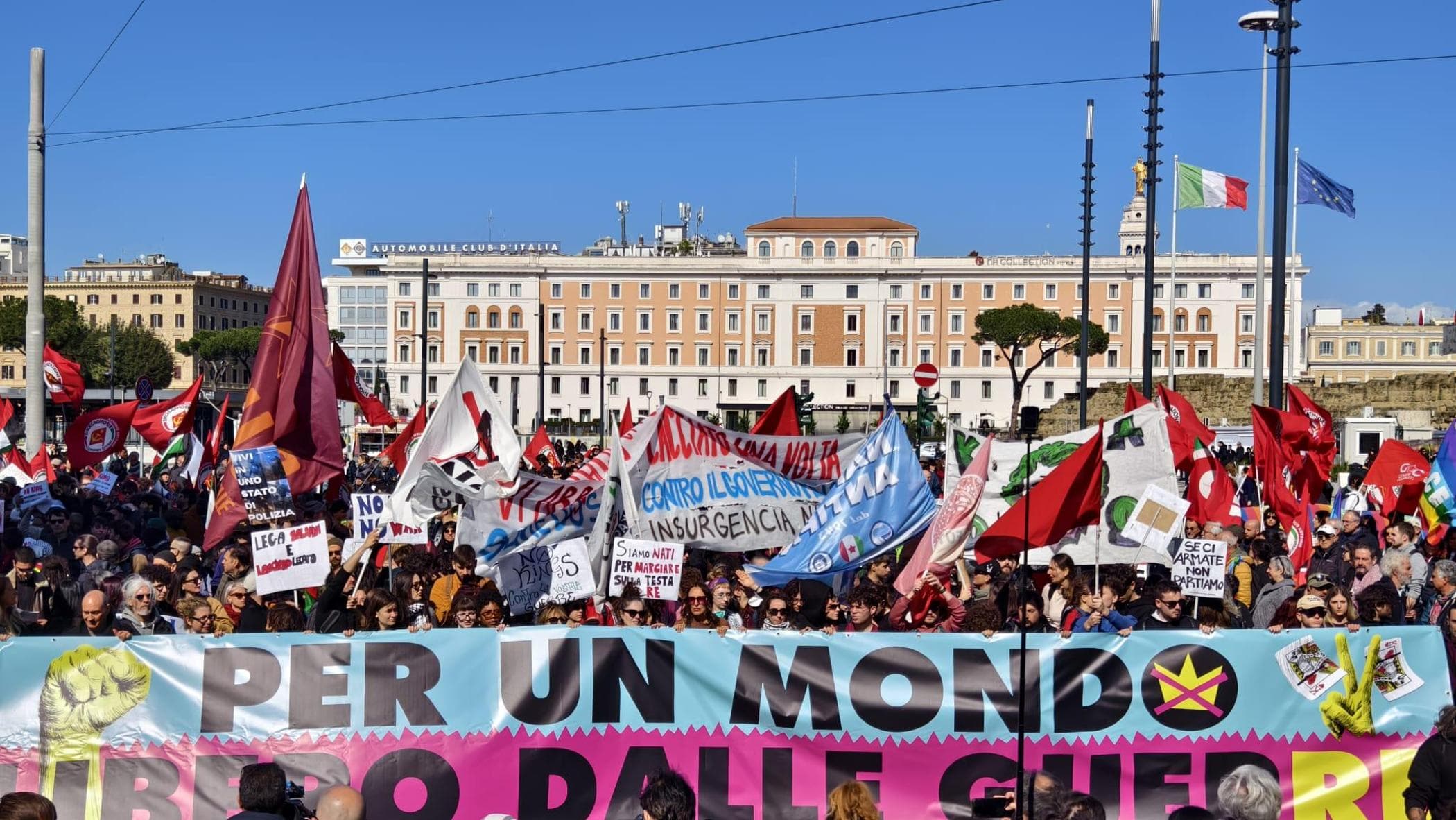 Corteo No Kings a Roma, da Askatasuna alla Cgil: in piazza contro la guerra