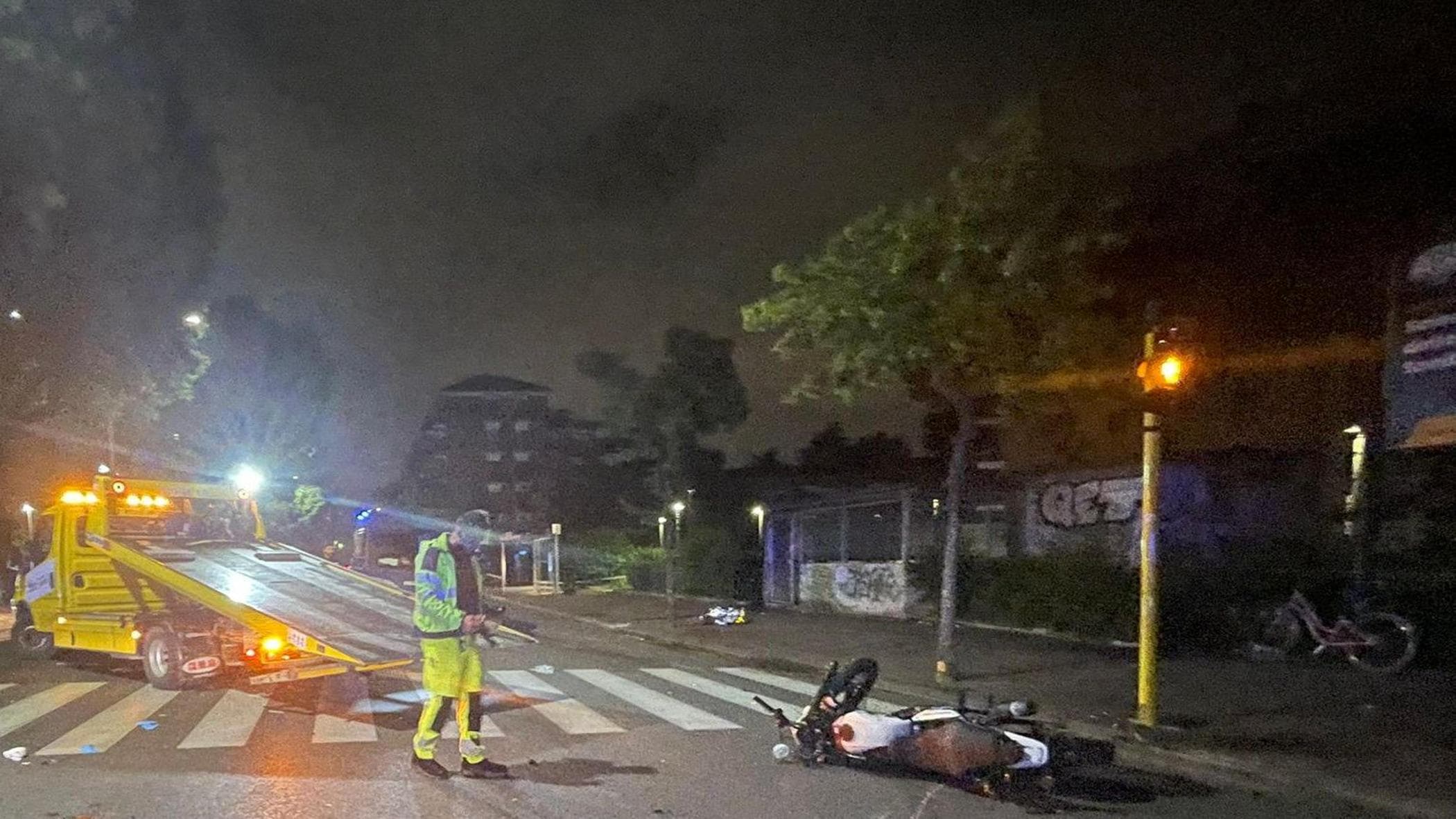 Incidente a Roma, morti sul colpo due motociclisti in viale Marconi: avevano vent’anni
