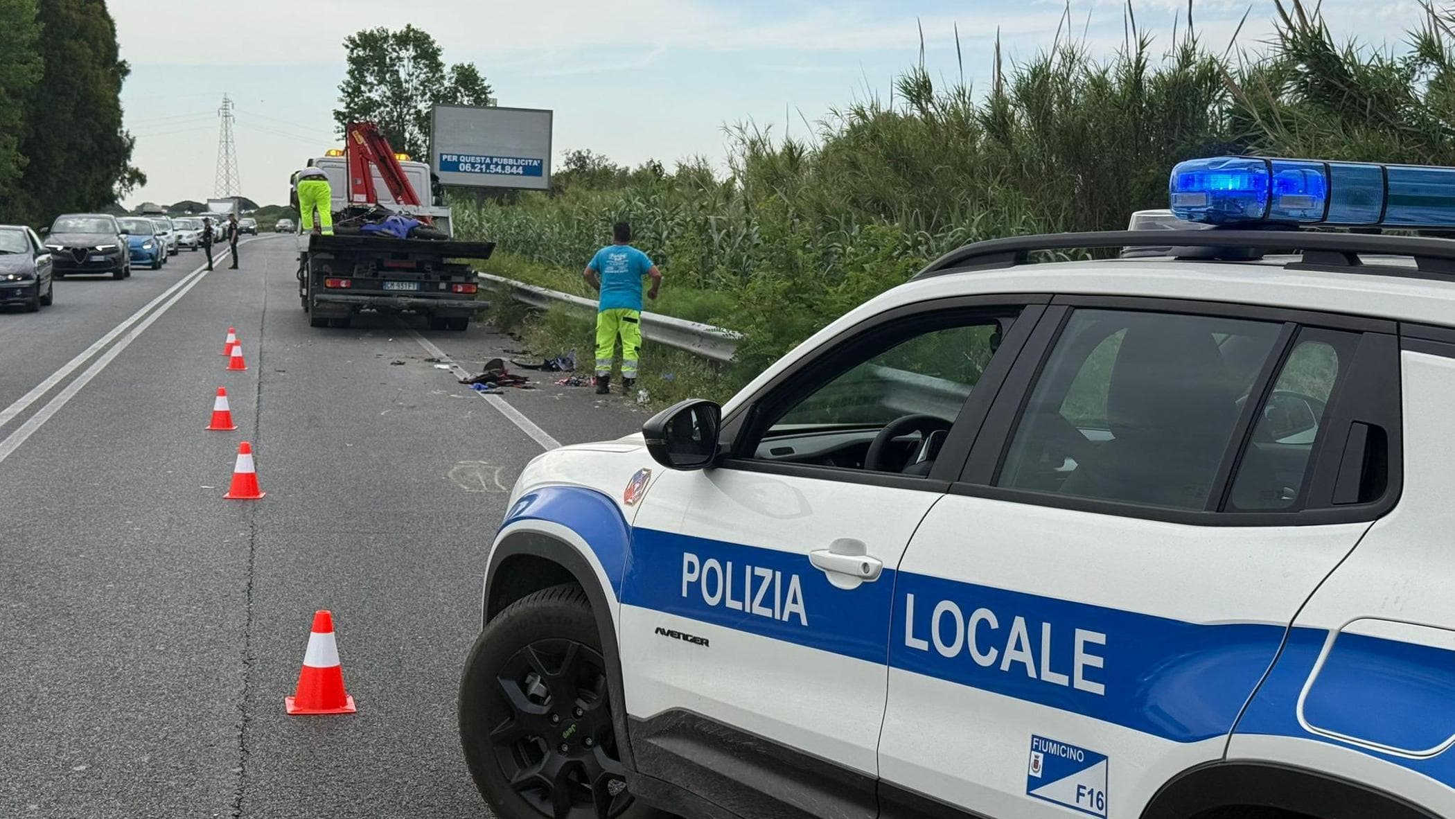 Fiumicino, scontro tra furgone e moto su via dell’Aeroporto: morto un ...
