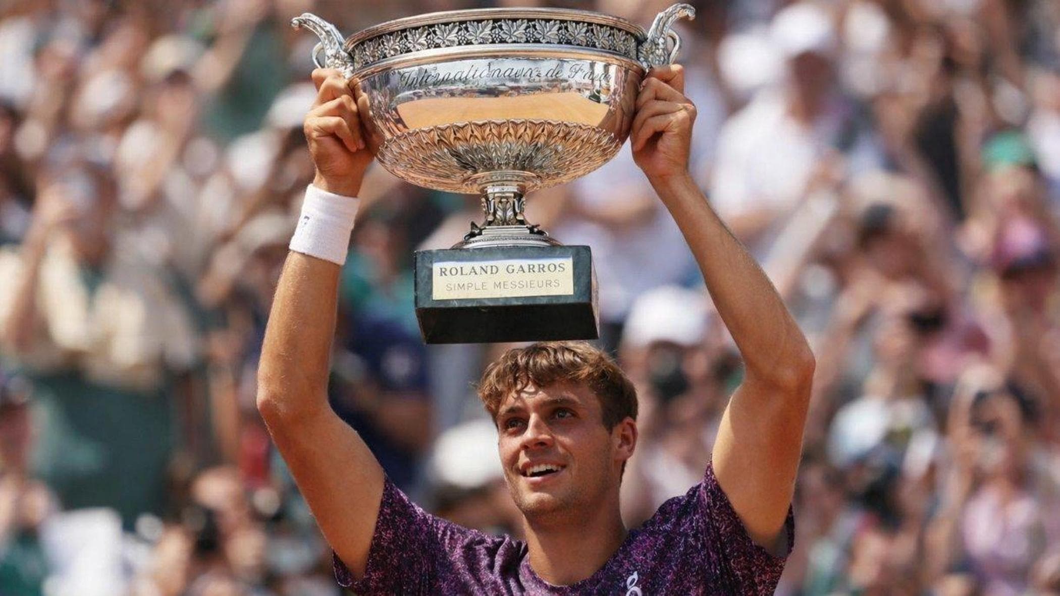 Cobolli durante il Roland Garros
