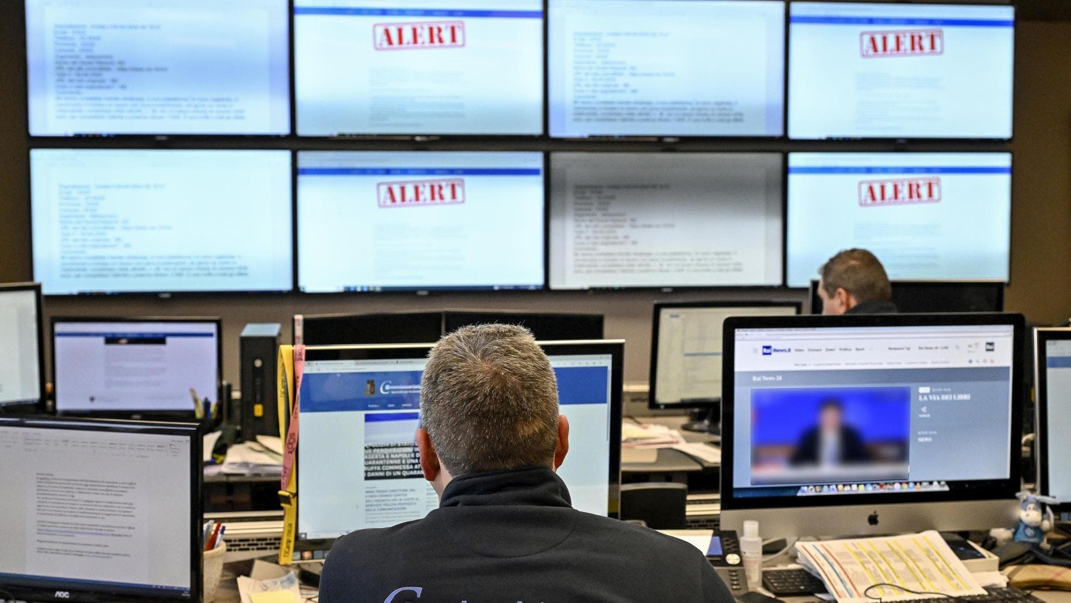Pubblicavano video porno di Meloni e Schlein con l'IA: oscurato il sito 'cFake.com'