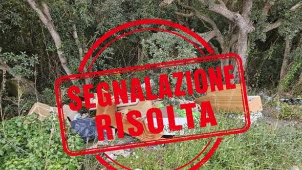 Rifiuti, calcinacci, materassi e mobili: “Via Litoranea è una discarica, intervenite a Ostia”