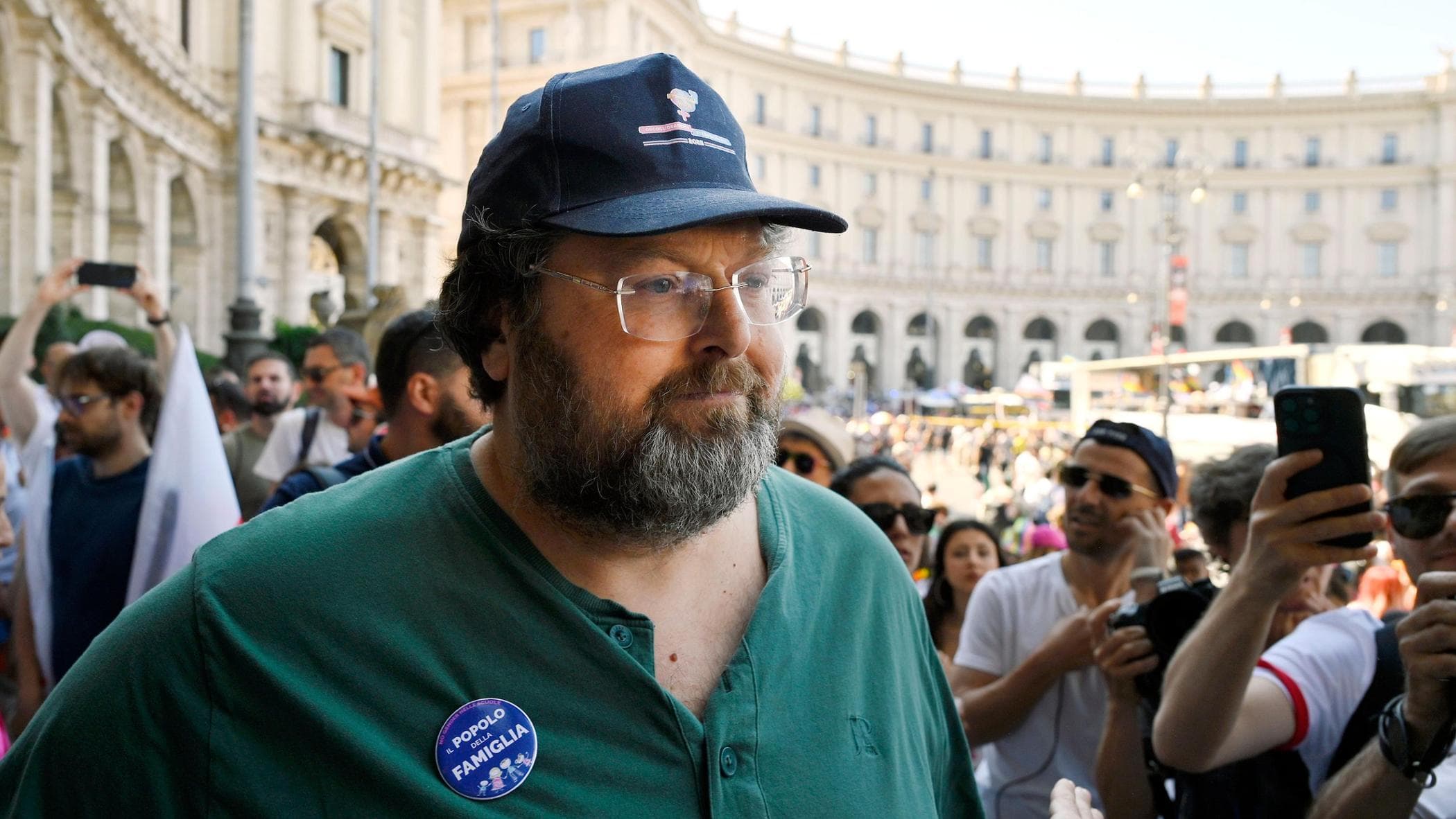 mario adinolfi arrestato a roma truffa milionaria con il sistema della scommessa collettiva da Roma.repubblica.it mario adinolfi arrestato a roma truffa milionaria con il sistema della scommessa collettiva