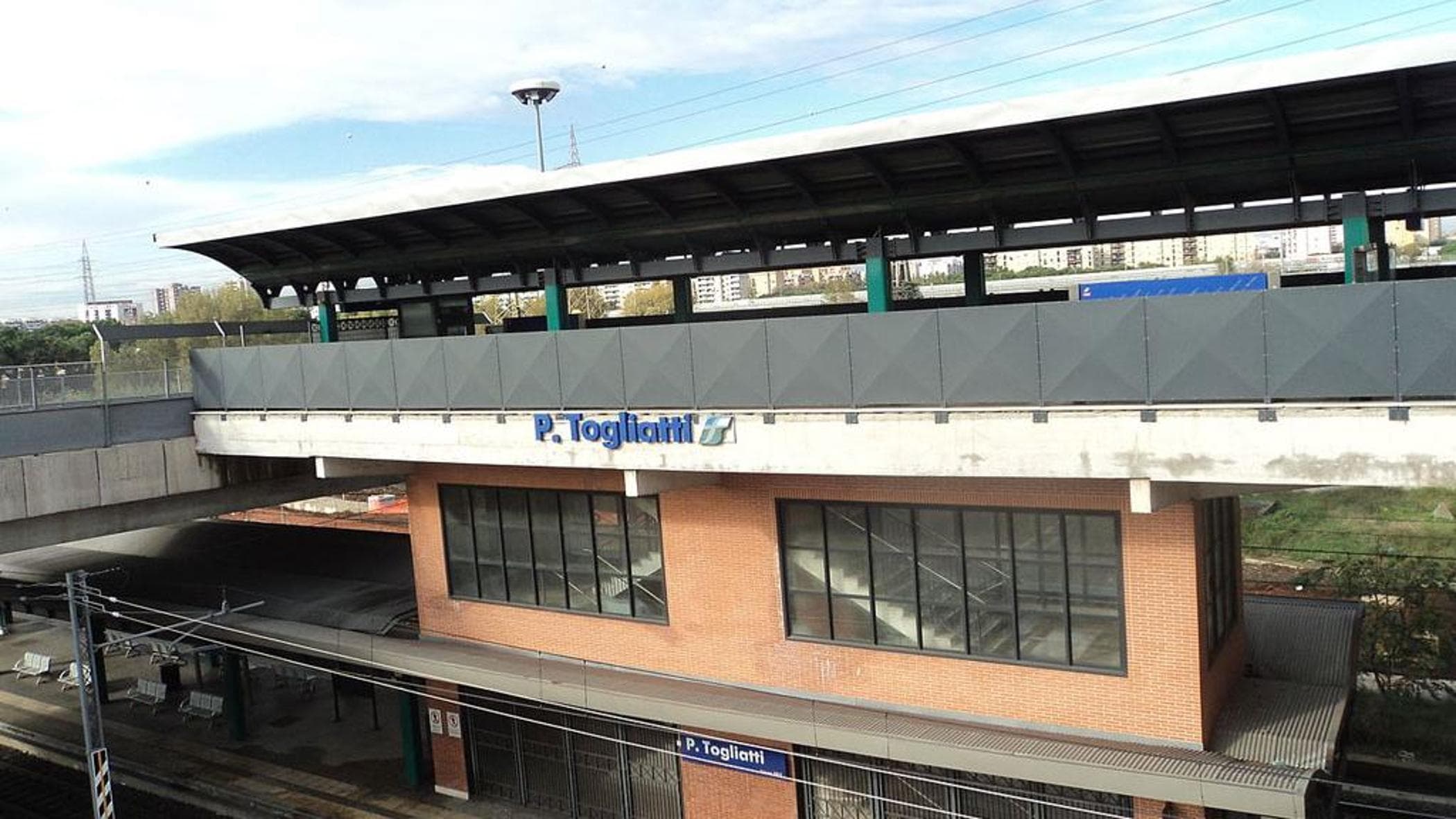 Omicidio alla stazione Togliatti: difende un amico e viene ucciso da un rapinatore con un cacciavite