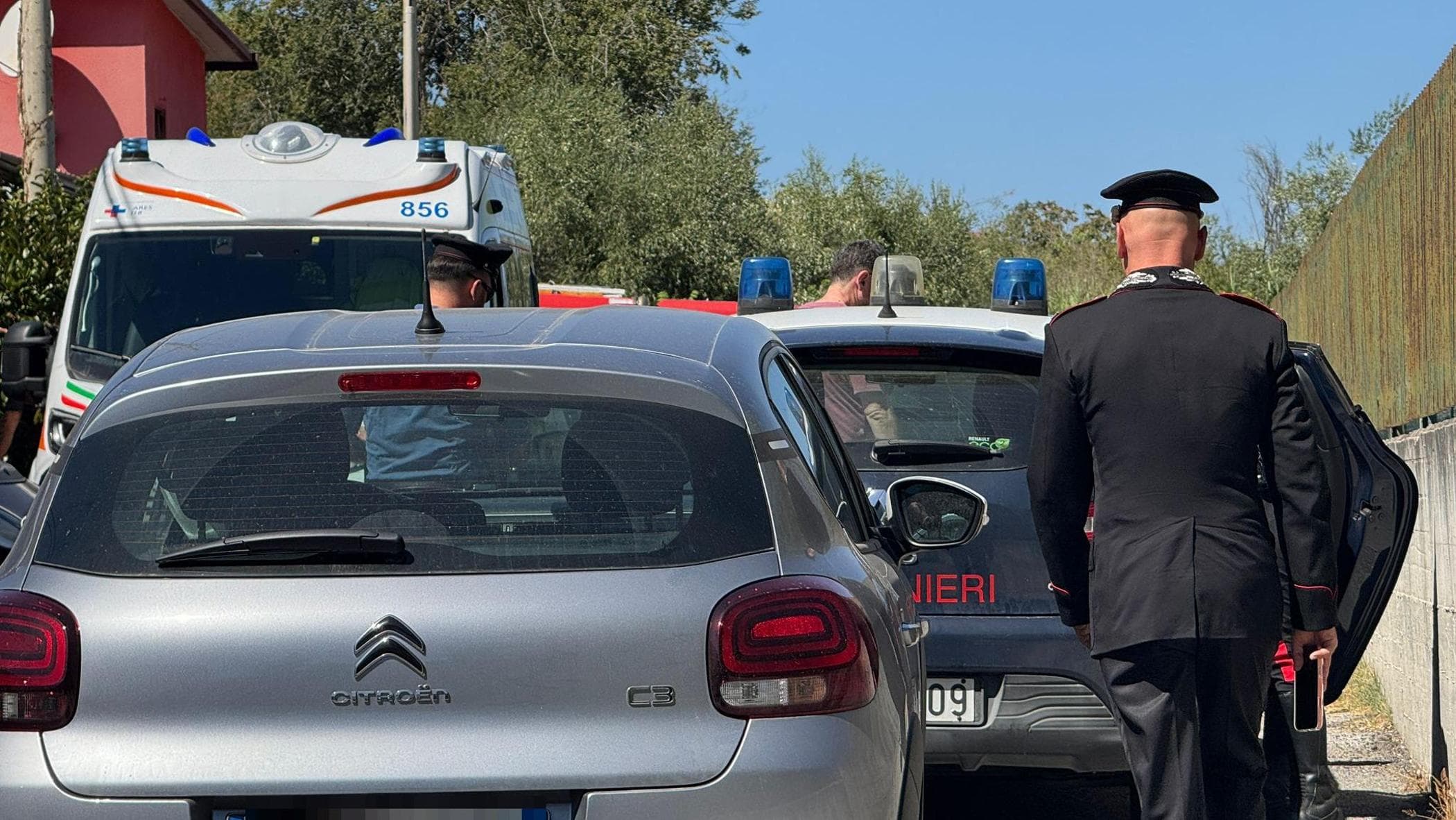 spari a roma tre morti a pietralata sono padre madre e figlia ucciso anche il cane di famiglia da Roma.repubblica.it spari a roma tre morti a pietralata sono padre madre e figlia ucciso anche il cane di famiglia