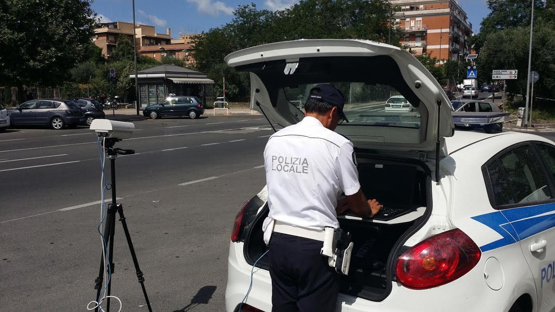 Multe, Imu e Tari non pagate: a Roma arriva la rottamazione, come fare e quando