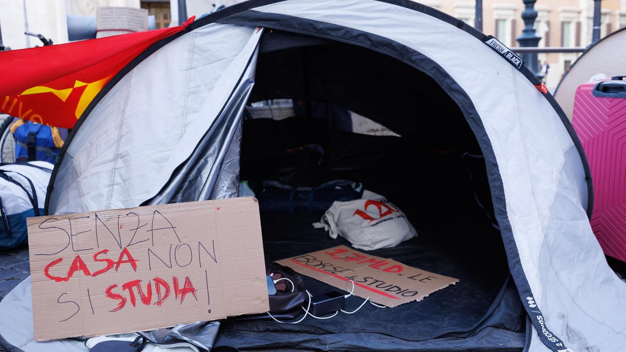 Photo: la Repubblica Ilaria Lamera Joins Europa Verde After Milan Student Tent Protest