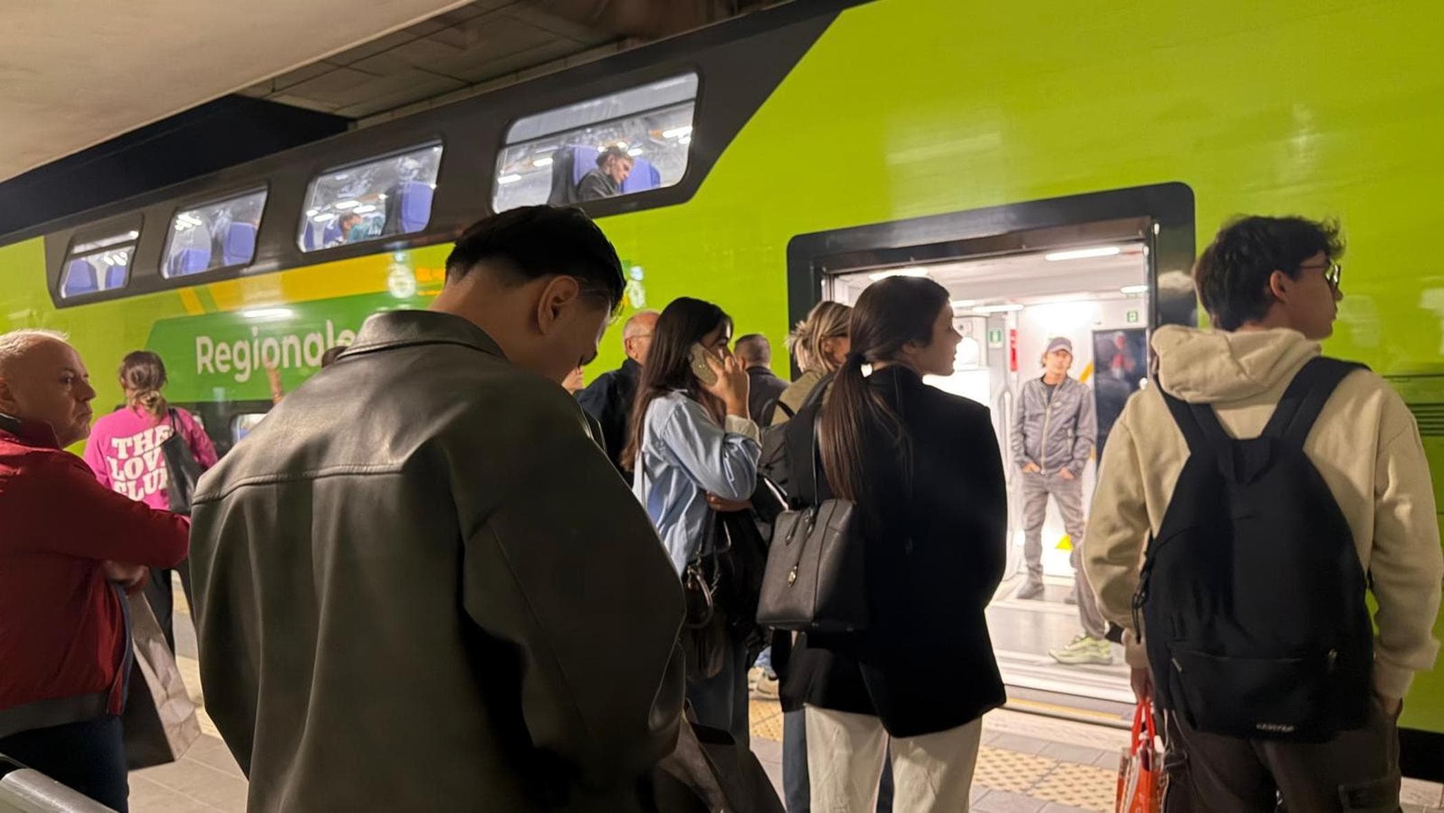 Rallentamenti sul nodo dell’Alta Velocità, ritardi dei treni fino a 100 minuti