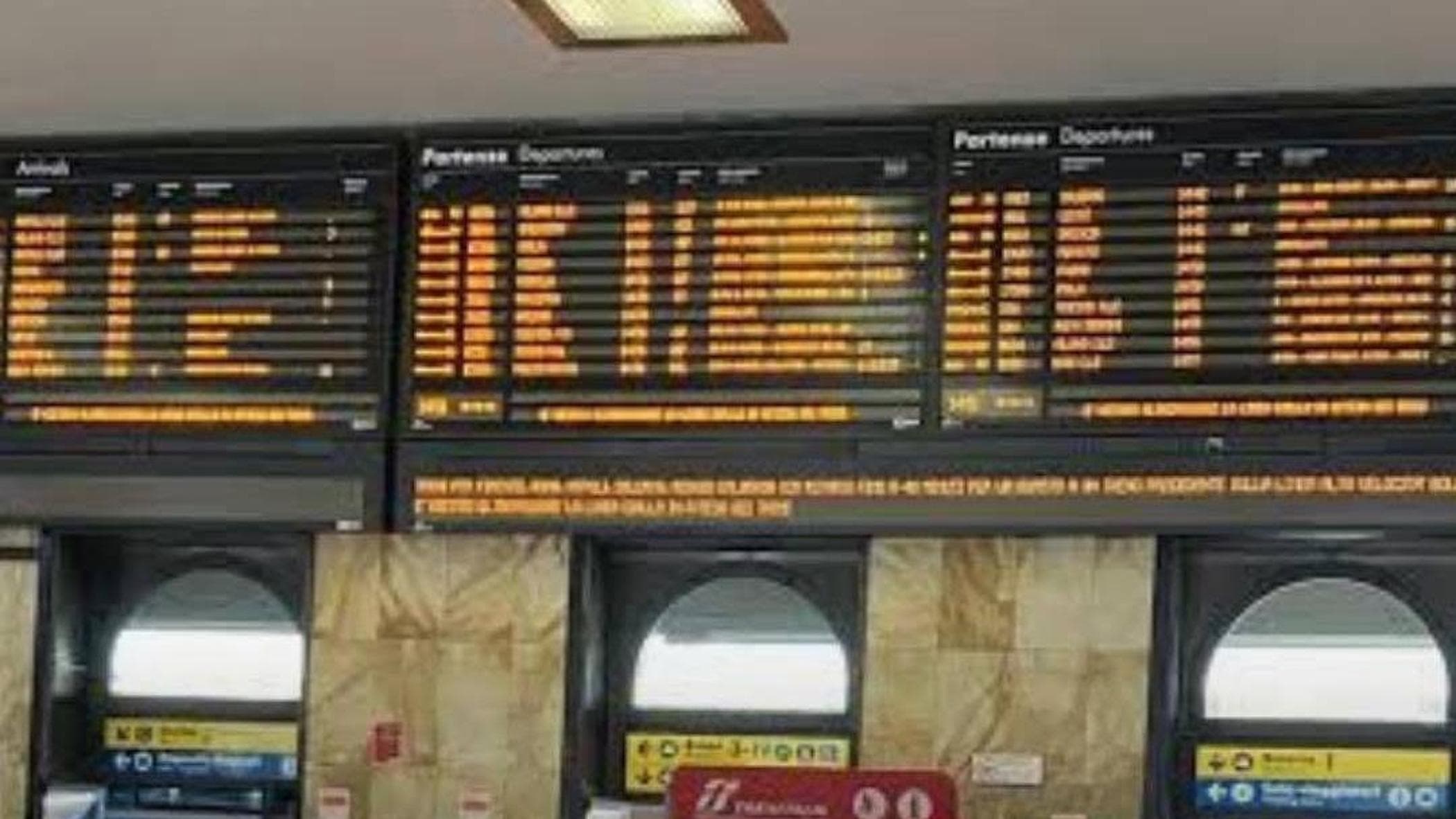 Roma-Napoli in tilt: treni sospesi per il nubifragio
