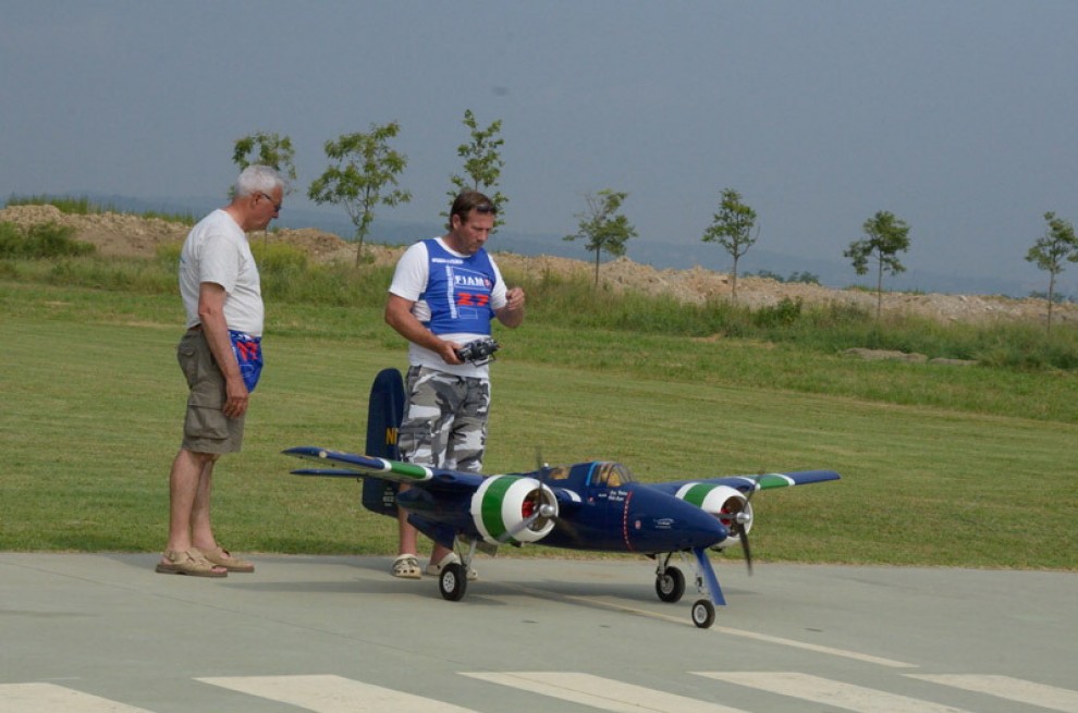 Modello Aereo Acrobatico CAP 232 &ndash; Scala 1/4, Apertura Ala 73&Prime;, Gigante, USA