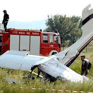 Alessandria, ultraleggero precipita poco dopo il decollo: due morti ...