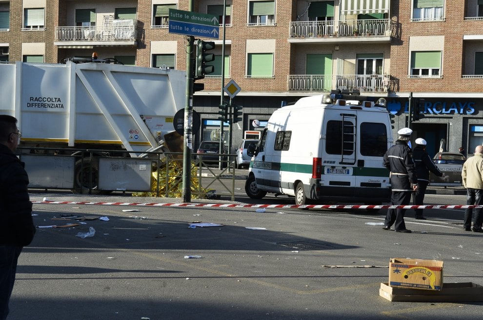 Torino, anziana travolta e uccisa da camion dei rifiuti - la Repubblica