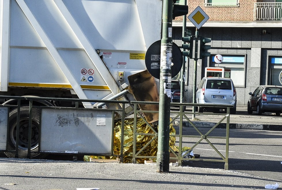 Torino, anziana travolta e uccisa da camion dei rifiuti - la Repubblica