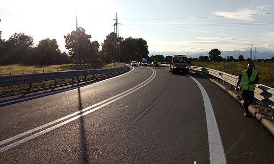Chivasso Moto Si Schianta Allo Svincolo Dell autostrada Muore La 