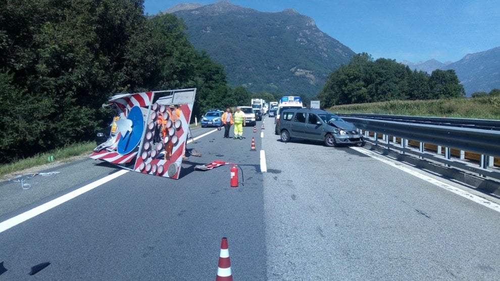 Auto si schianta contro un cantiere della Torino-Aosta: ferito il ...