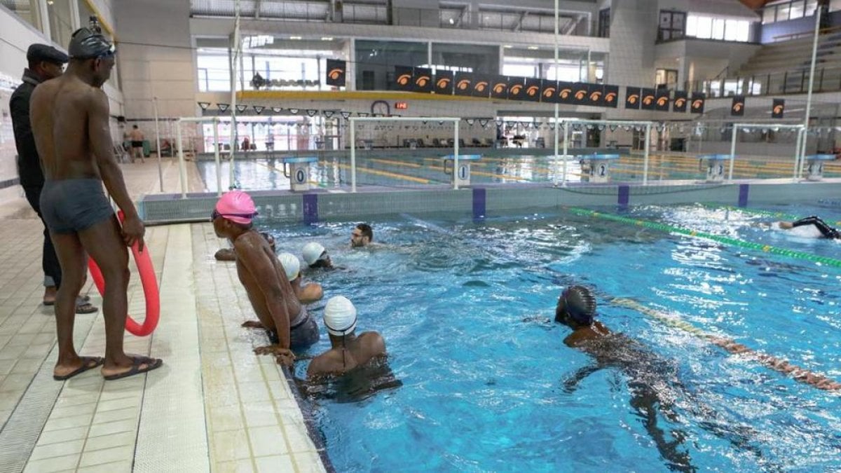 Novara Piscina Comunale Negata Al Corso Per I Rifugiati La