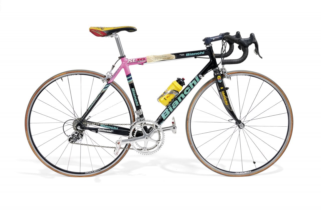 I cimeli di Pantani vanno all'asta: c'è anche una bici da trentamila euro -  la Repubblica