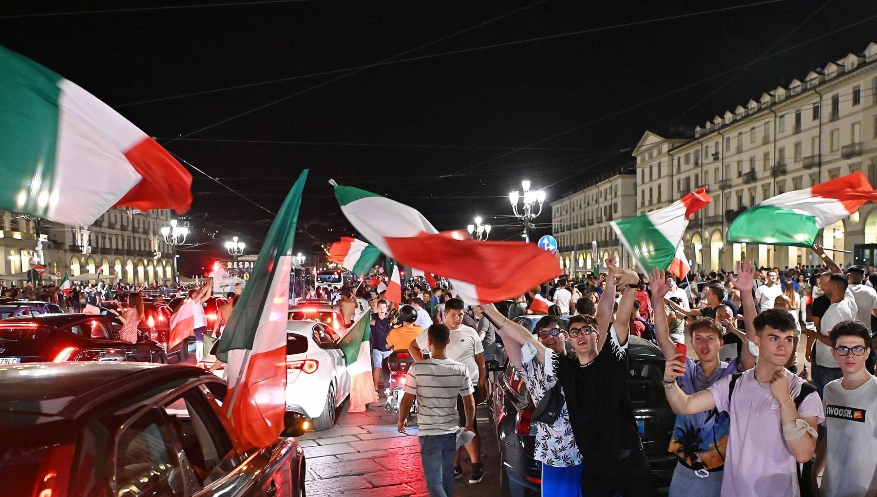 In Piemonte una notte in bianco per festeggiare il titolo di campioni d'Europa nel calcio - Vimarsana News