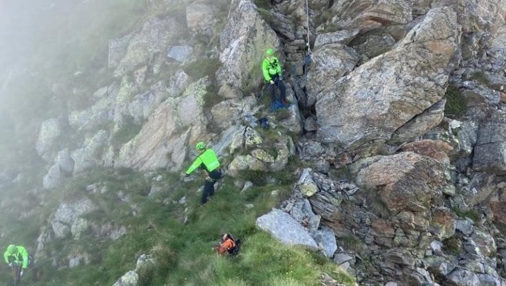 Dirigente della Cassa di Asti muore dopo un volo di 150 metri sul monte ...