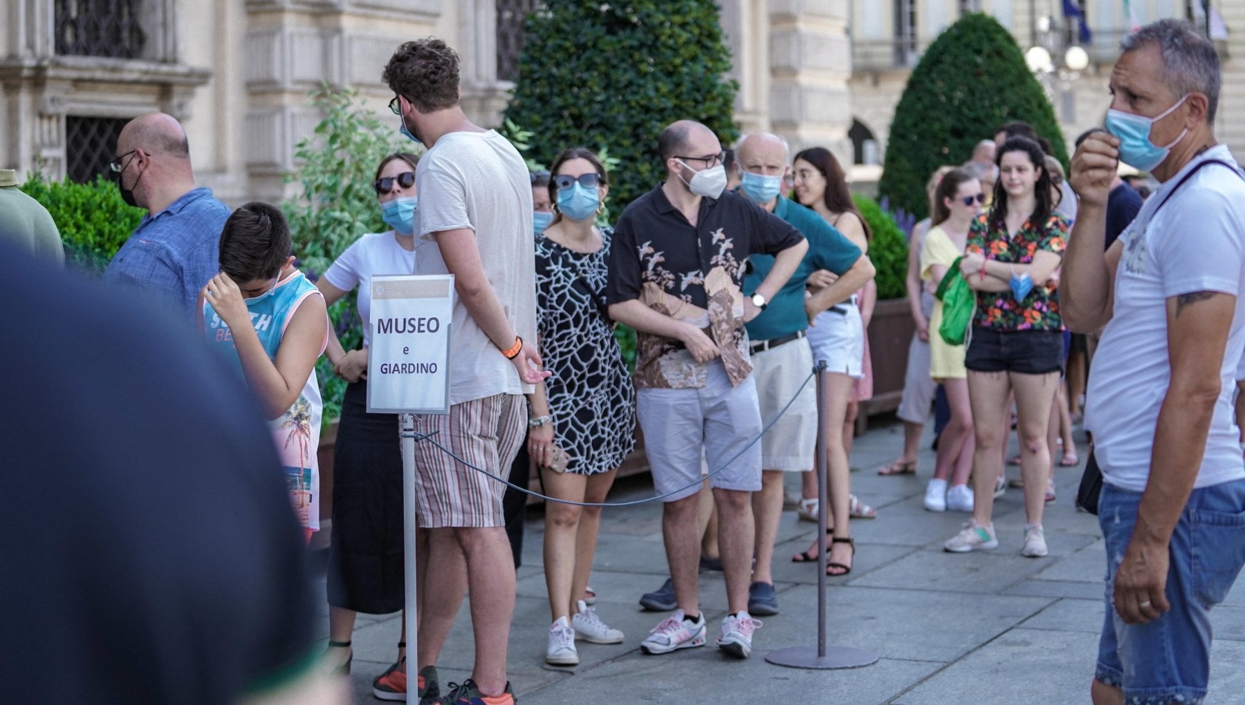 Gli stranieri trascinano il boom di turisti a Ferragosto - Vimarsana News