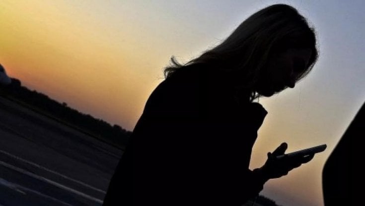 Vercelli Minacce Via Sms L ex Marito Stalker Finisce Agli Arresti 