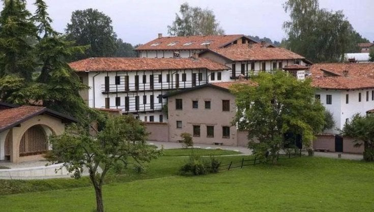 Padre Bianchi dopo Bose. Un cascinale ad Albiano “per vivere in pace” - la  Repubblica