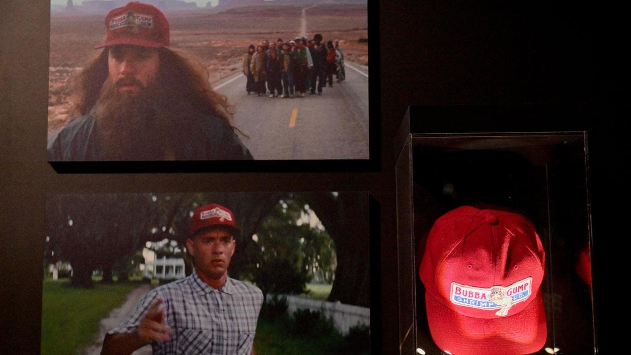 Cappello Baseball Forrest Gump - Unisex, Rosso, Regolabile, Ricamo Bubba Gump