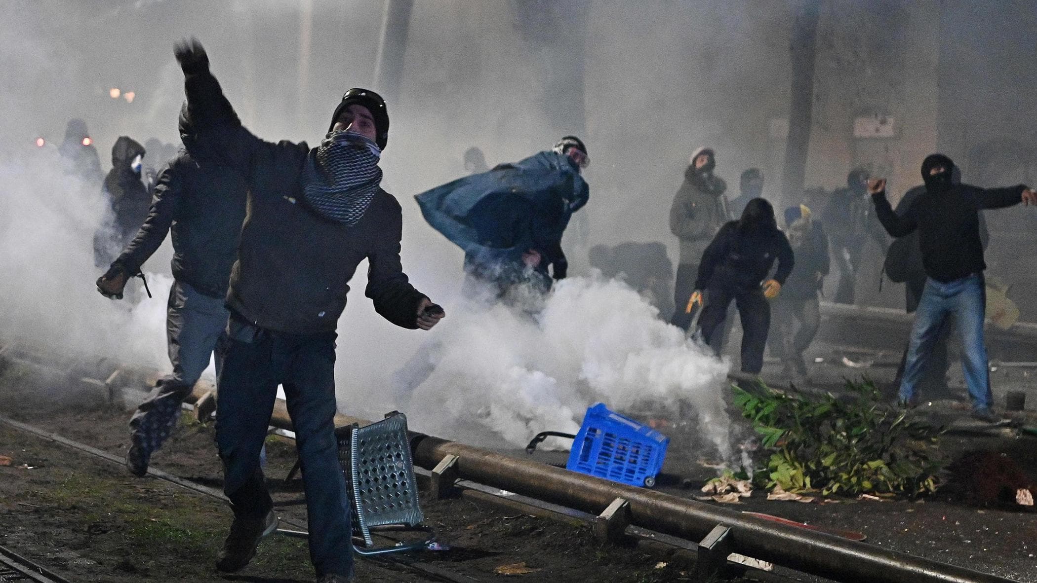 Guerriglia per Askatasuna: una vergogna e qualche bugia per Torino