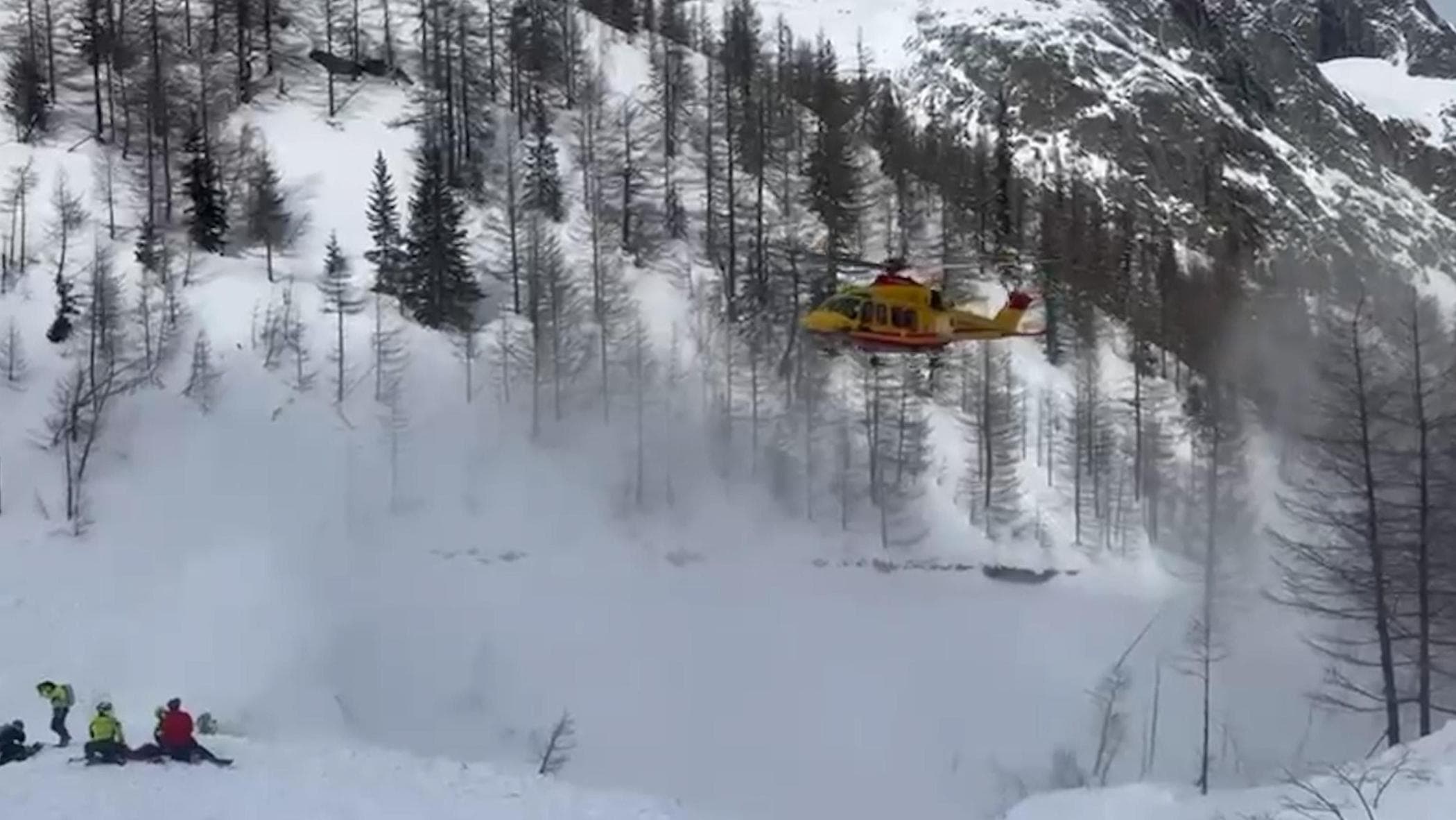 Valanga a Courmayeur, muore anche il terzo sciatore travolto